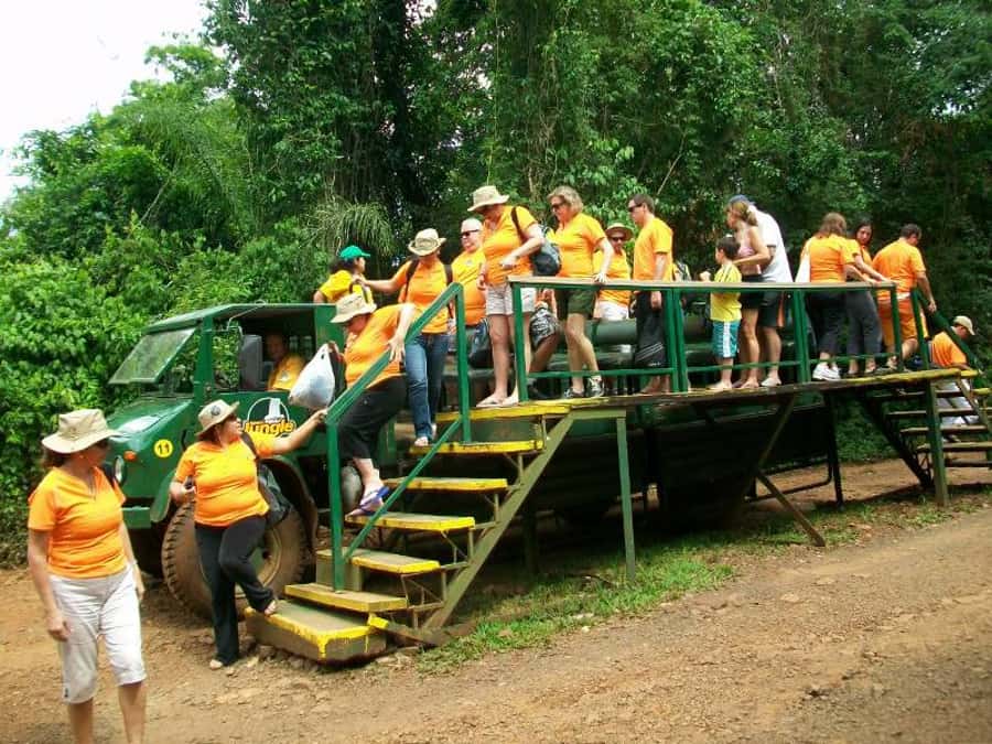 Puerto Iguazú: Iguazú Falls Adventure with 4WD & Boat Ride - The Yacaratiá trail and the unclear 4WD promise