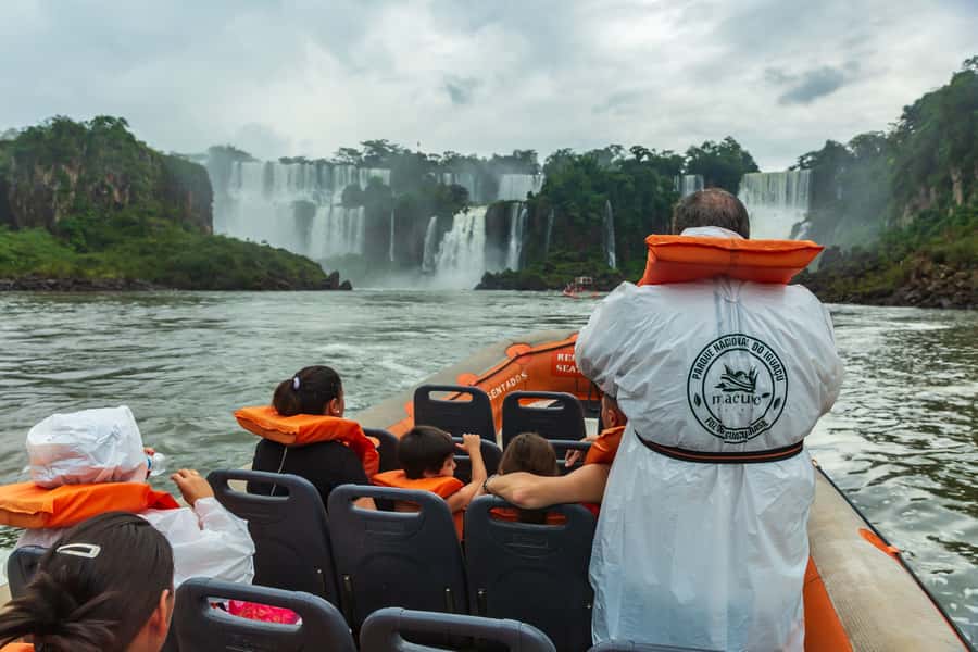 Puerto Iguazu: Iguazu Falls Boat Tour and Gran Aventura - What the $250 Price Includes