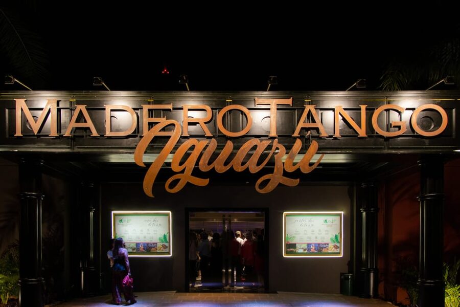 Puerto Iguazu Madero Tango Show - Learning the First Steps of the 2x4