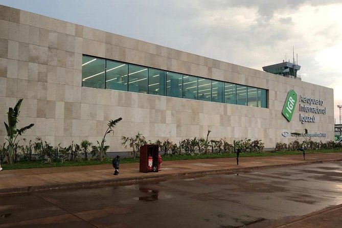 Puerto Iguazu: One-Way or Round Trip Airport Transfer - From IGR airport to your Puerto Iguazú hotel