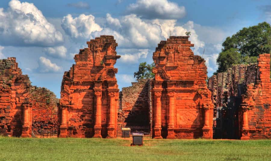Puerto Iguazu: San Ignacio Mission and Wanda Mines Tour - San Ignacio Mission and its pink sandstone walls