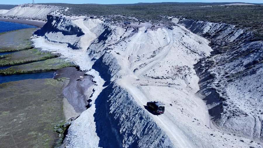 PUERTO MADRYN: 4 X 4 ADVENTURE EXPERIENCE ON THE MOST BEAUTIFUL BEACHES! - The Cerro Avanzado beach finish