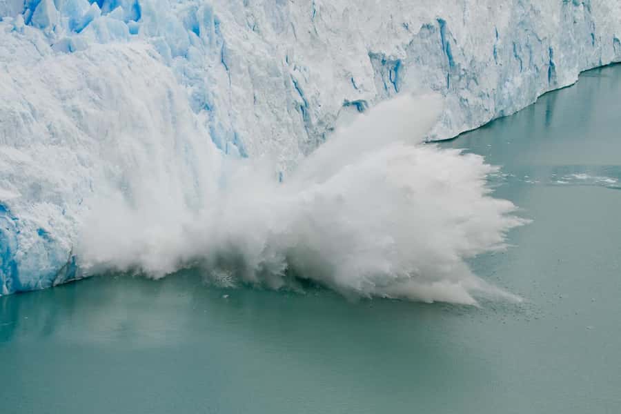 Puerto Natales: Day Trip to Perito Moreno Glacier Argentina - The Puerto Natales departure and the long ride south
