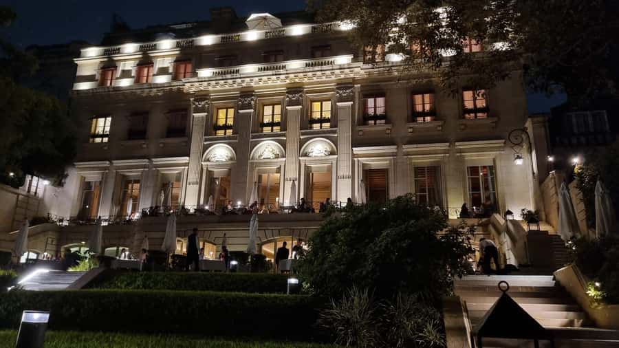 Recoleta Walking Tour and Live Jazz Show - Alvear Avenue and Recoleta’s grand façades