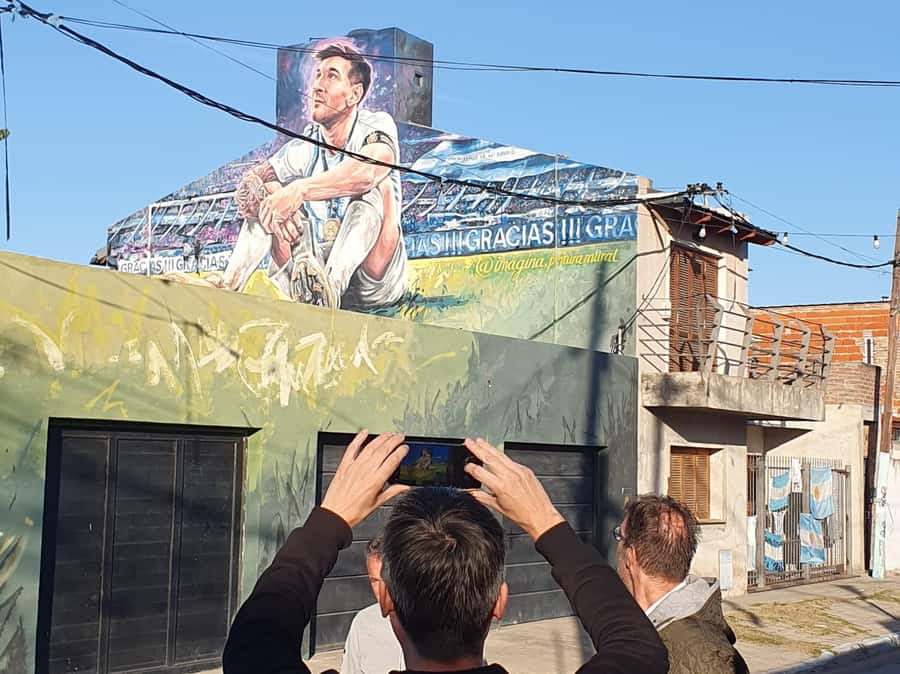 Rosario: Newell's Old Boys Football Match and Messi Tour - From neighborhood stories to Newell’s colors