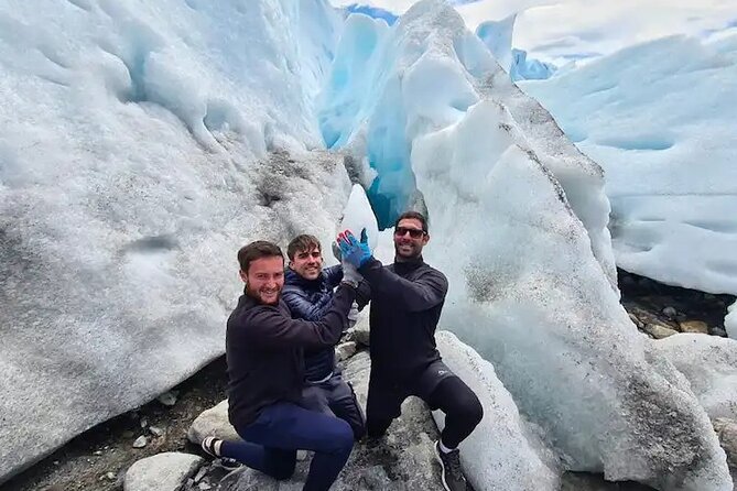 Safari Azul: Perito Moreno Boat & Walking Tour to touch the ice - Key Points Before You Book