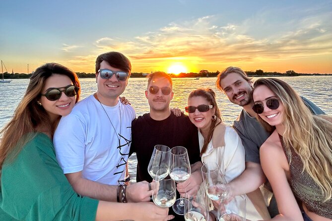 Sailing cruise with premium wine in Buenos Aires - Starting at Club Náutico San Isidro at 5 p.m.