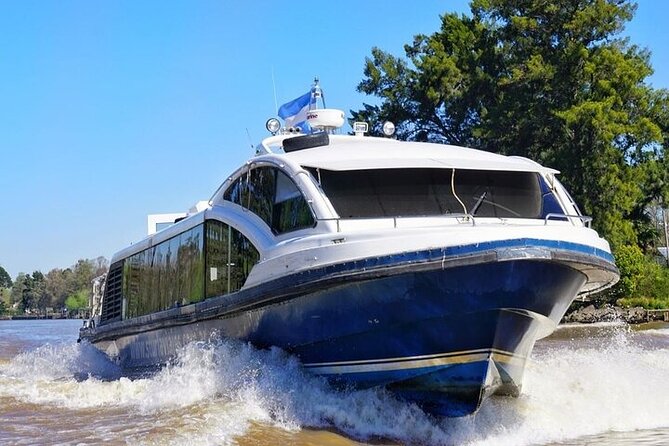 Sailing on the Rio de La Plata from Puerto Madero to Tigre Delta - What the private format is worth