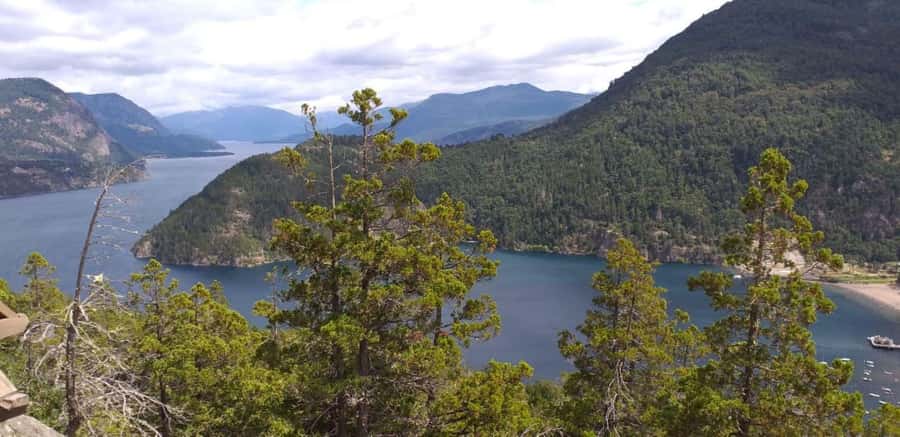 San Martin de los Andes along the Route of the 7 Lakes - Puerto Manzano and the approach to Villa La Angostura