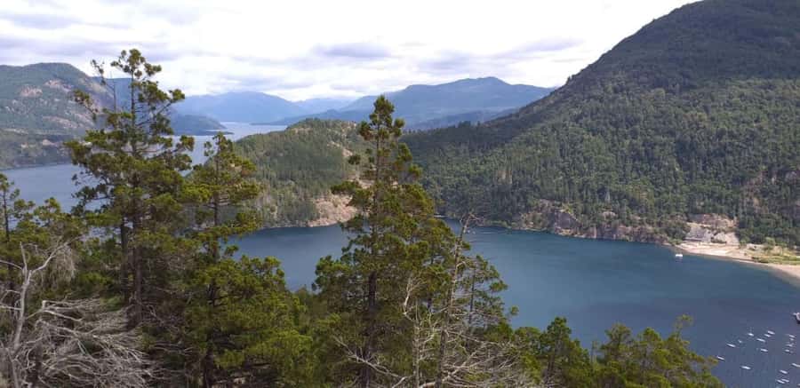 San Martin de los Andes along the Route of the 7 Lakes - San Martín de los Andes and Lake Lacar