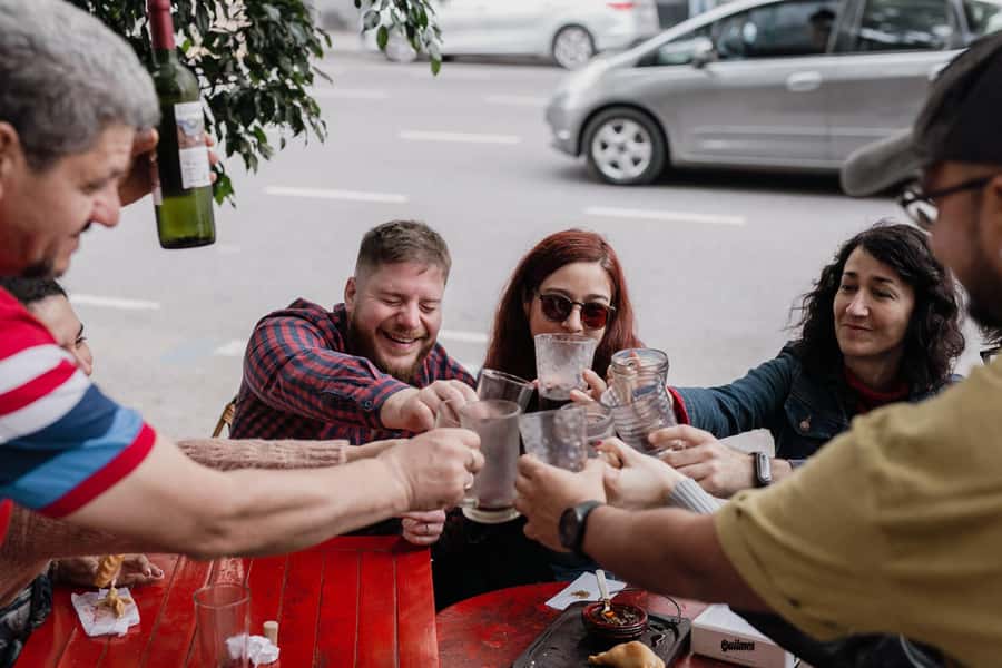 San Telmo: Historical Guided Tour with Street Food & Drinks - Key things to know before you book