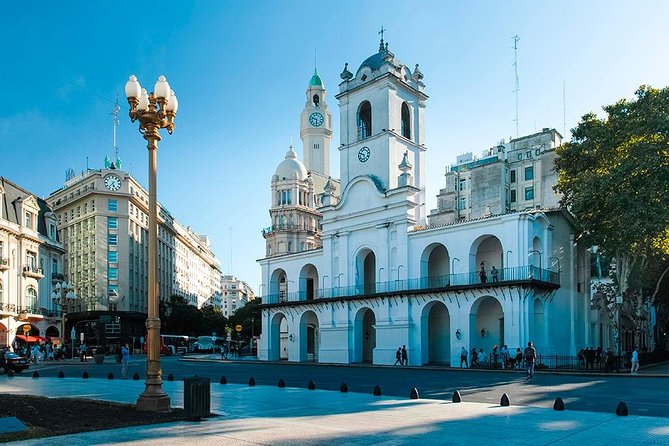 Self-Guided Audio Tour Evita Peron: Don't cry for me Argentina - The Cabildo stop and Evita’s distinctive style