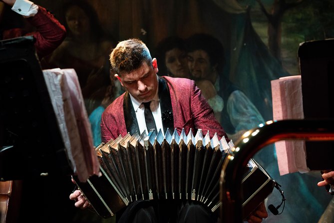Skip the Line: Dinner at El Mercado and Rojo Tango Show Ticket - Rojo Tango: a compact cabaret with a full evening program