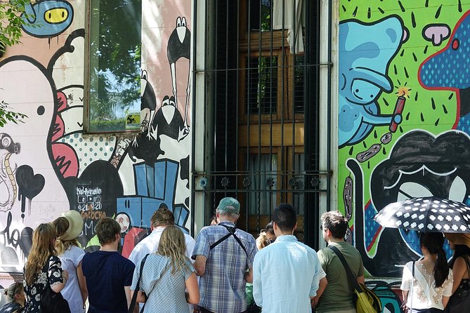 Small-Group Buenos Aires Graffiti Art NorthTour - Colegiales and the flea market walls