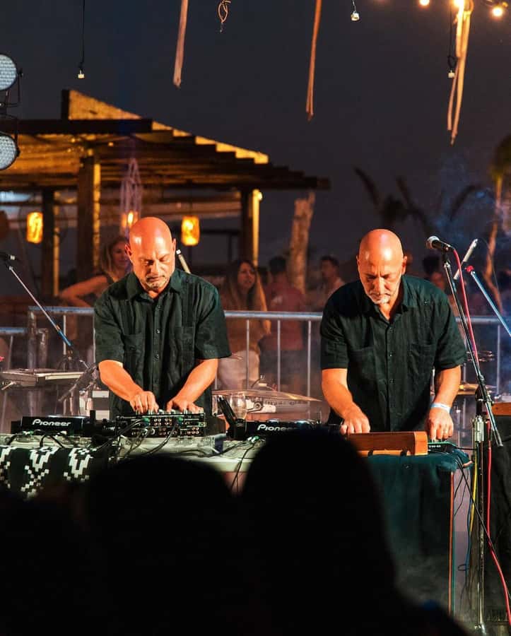 Sunset Nights at El Roble: Join the best Party of Mendoza! - Live music, cocktails, and a relaxed crowd
