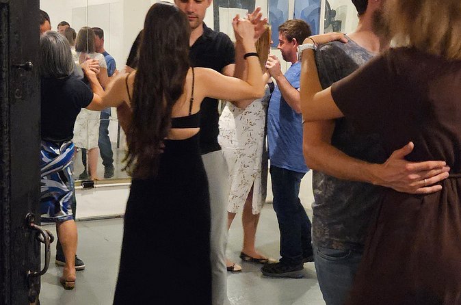Tango Lesson - Feel like a tango dancer - Moving from the lesson toward a milonga