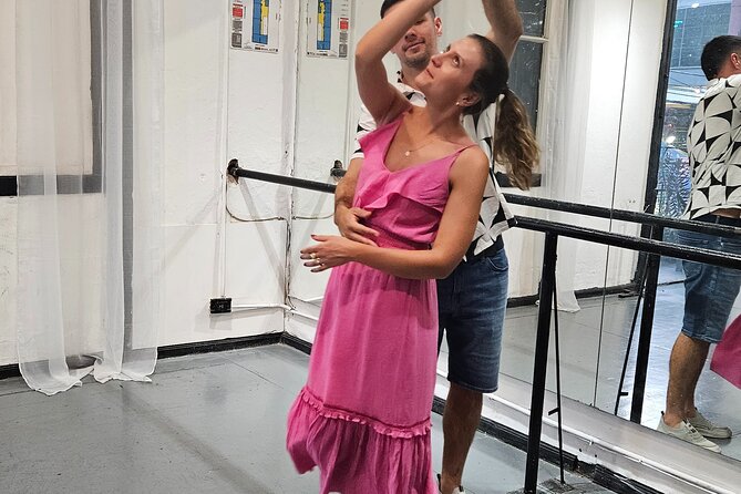 Tango Lesson - Feel like a tango dancer - Group size, language, and comfort