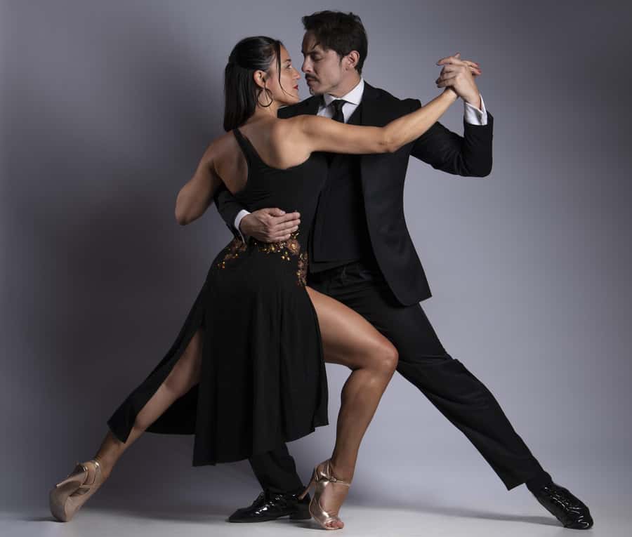 Tango Lesson in Buenos Aires with professional dancers - Who Will Enjoy This Most?