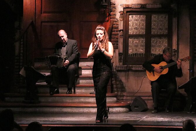 Tango Show and Dinner at: Aljibe Tango - What the Tango and Folklore Show Is Like