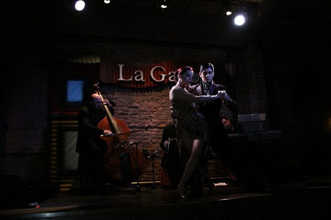 The Secret Tango Show in Buenos Aires - Live musicians give the show its backbone
