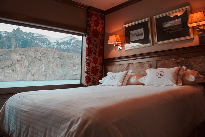 The Spirit Of The Glaciers: 1 Night Guided Cruise from Calafate - Route B: Perito Moreno with forest and glacier walkways