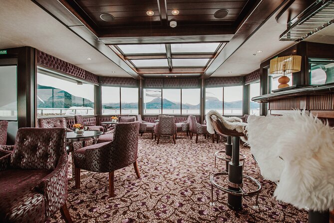 The Spirit Of The Glaciers: 1 Night Guided Cruise from Calafate - Dining aboard Spirit of the Glaciers