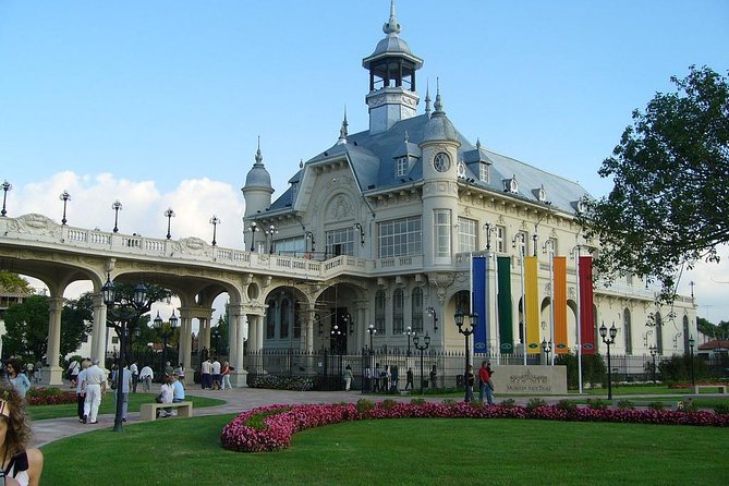 Tigre City tour and Delta Canals Navigation - half day for small groups - Tigre’s art, food, and modern side