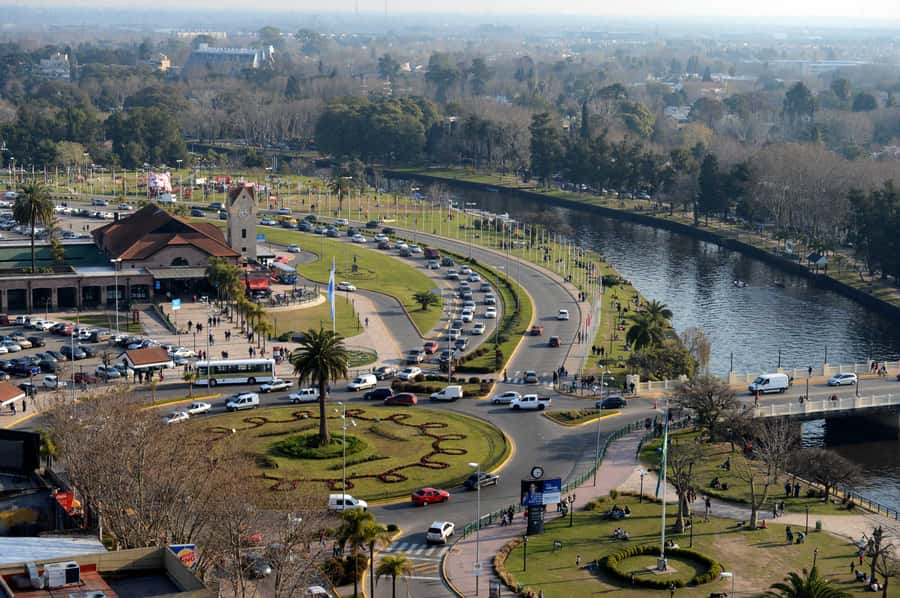Tigre Delta: Half-Day Tour and Boat Trip - Along Costanera Avenue toward San Isidro