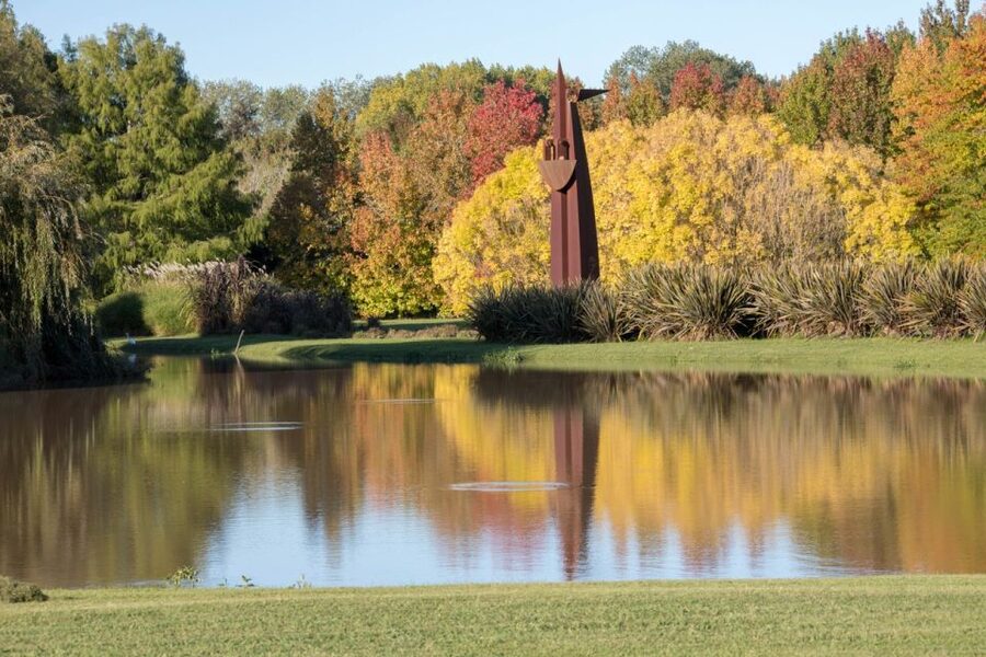 Tigre: sailing and hiking around El Descanso Island - Seeing Argentine art outside a museum