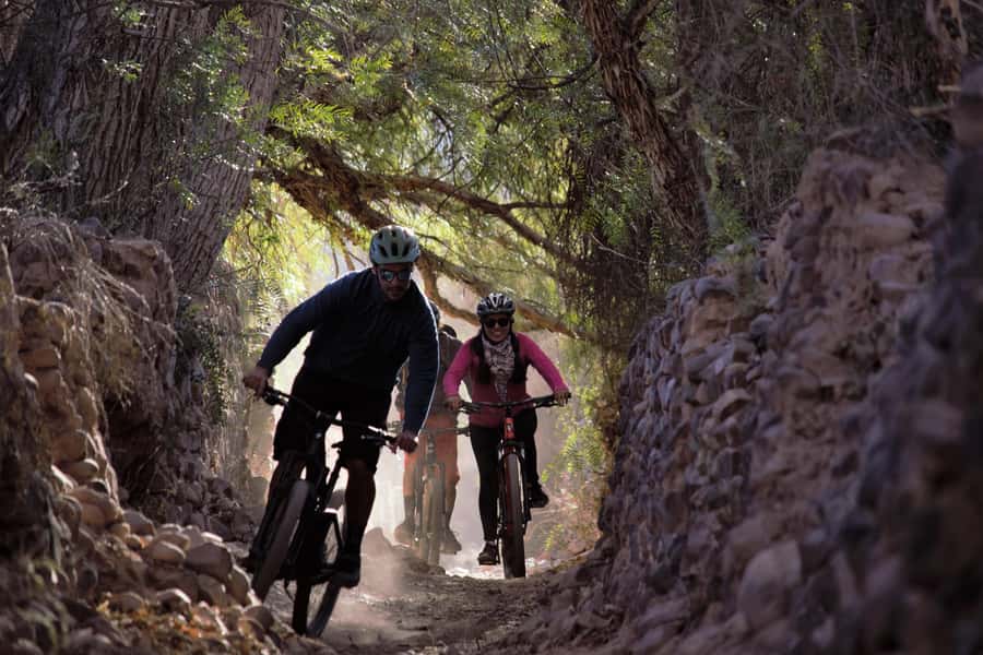 Tilcara: 2 hours cycling tour trough the rural area - The first minutes: seeing Tilcara by bike