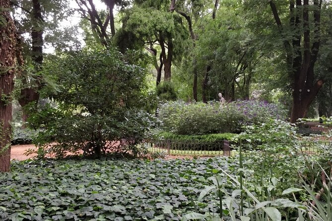 Tour a pie de Historia y Naturaleza por Palermo - The Planetarium and Parque 3 de Febrero
