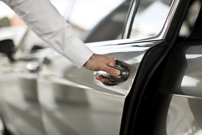 Ushuaia Airport Departure Transfer - Why a short airport ride can still matter