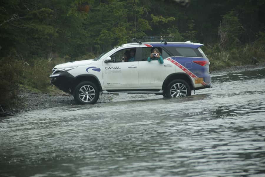 Ushuaia: Off-Road 4X4 Lakes Tour - Lake Fagnano delivers the day’s biggest view