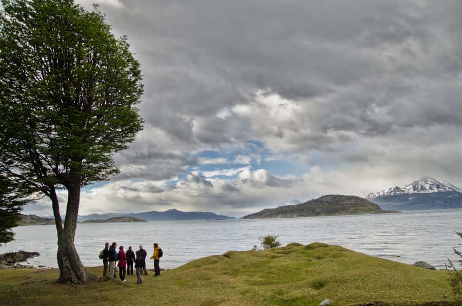Ushuaia: Tierra del Fuego Trekking and Canoeing - Leaving Ushuaia for the national park