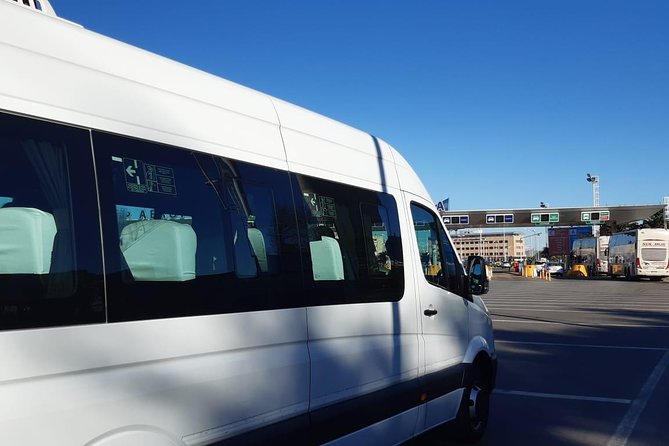Vans and Minibuses Service - Key points to know before booking