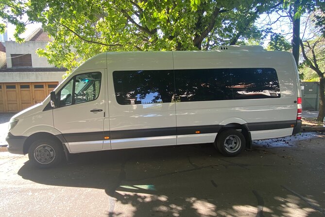Vans and Minibuses Service - What the air-conditioned vehicle adds