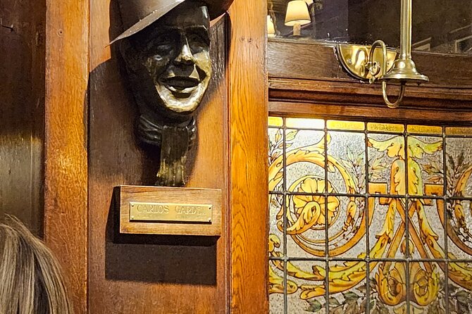 Walking tour: Plaza de Mayo and coffee time at Cafe Tortoni´s - Why Café Tortoni is the right ending